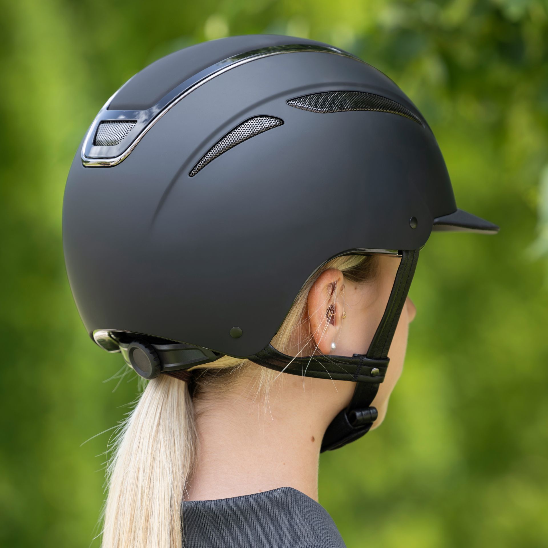 Covalliero Cască Elite, design clasic cu sistem Disc, vedere din spate