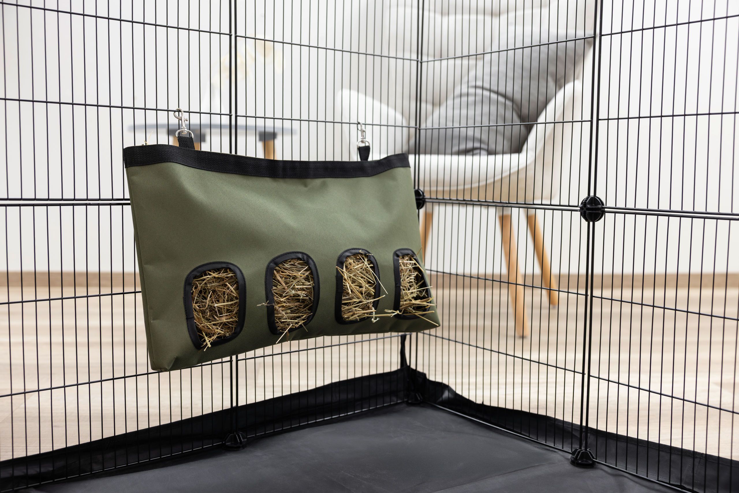 Kerbl Heutasche für Kaninchen und Kleintiere, olive, 46 x 29 x 4 cm